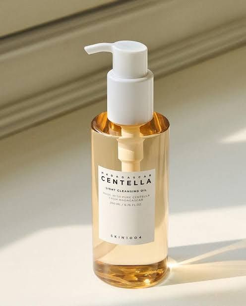 Madagascar Centella Light Cleansing Oil 200ml: